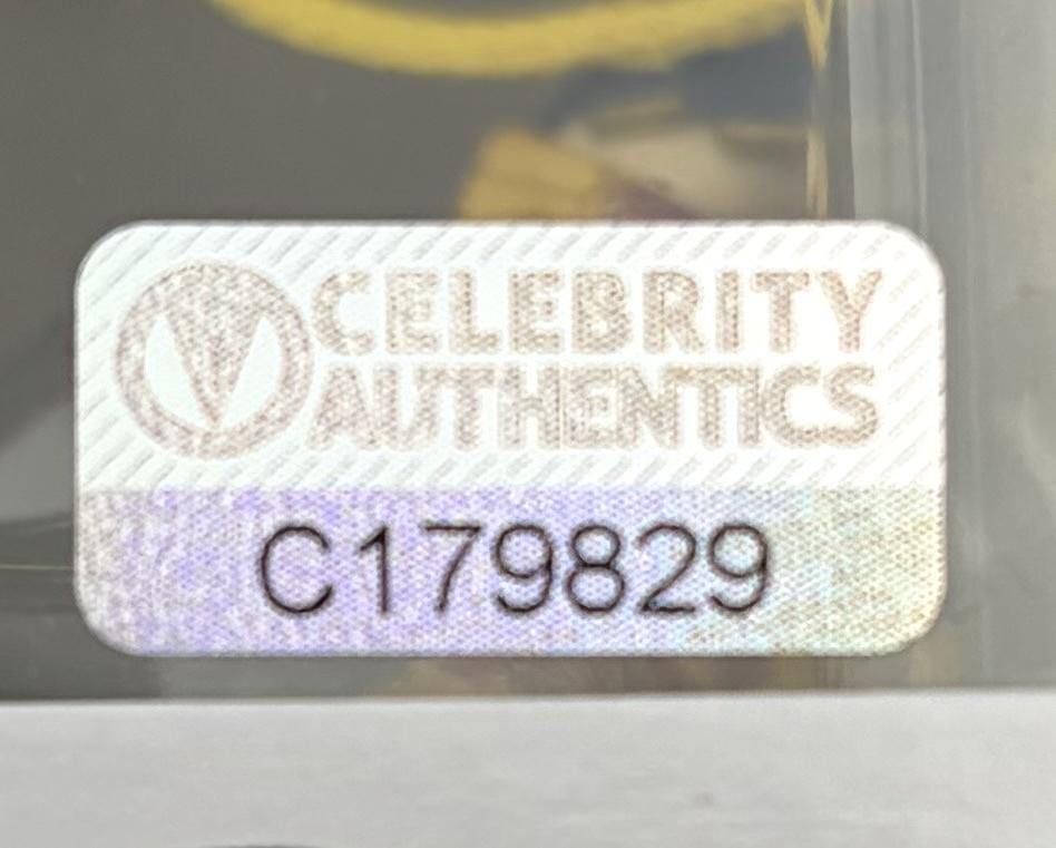 Gal Gadot Signed Funko Pop #1334 Wonder Woman (The Flash) - Celebrity Authentics COA