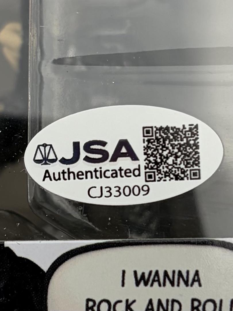 Gene Simmons (KISS) signed Funko Pop #471 - JSA COA