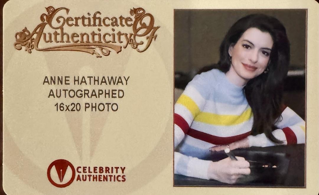 Anne Hathaway sexy signed 16x20 "Batman" - Celebrity Authentics COA