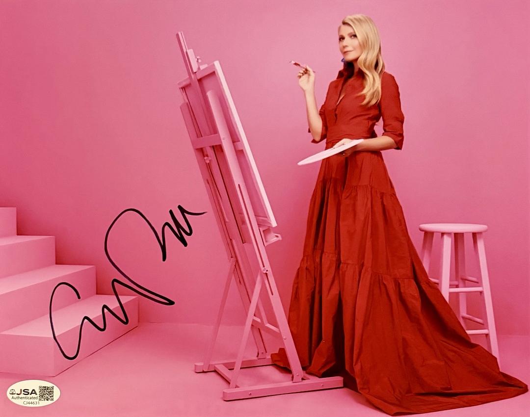 Gwyneth Paltrow signed 8x10 (Marty Supreme) - JSA COA