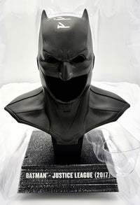 Ben Affleck signed Batman Justice League 1:3 Scale Cowl Replica - Beckett