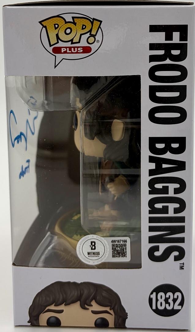 Elijah Wood signed "Frodo" Funko #1832 w/character name (Lord of the Rings) - Beckett COA