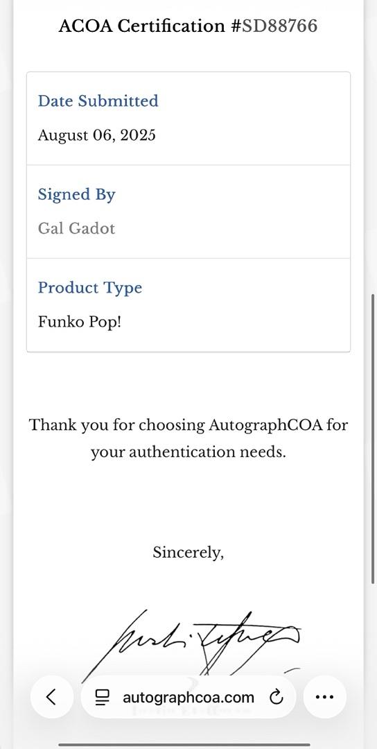 Gal Gadot Signed Funko Pop #172 (Wonder Woman) - ACOA