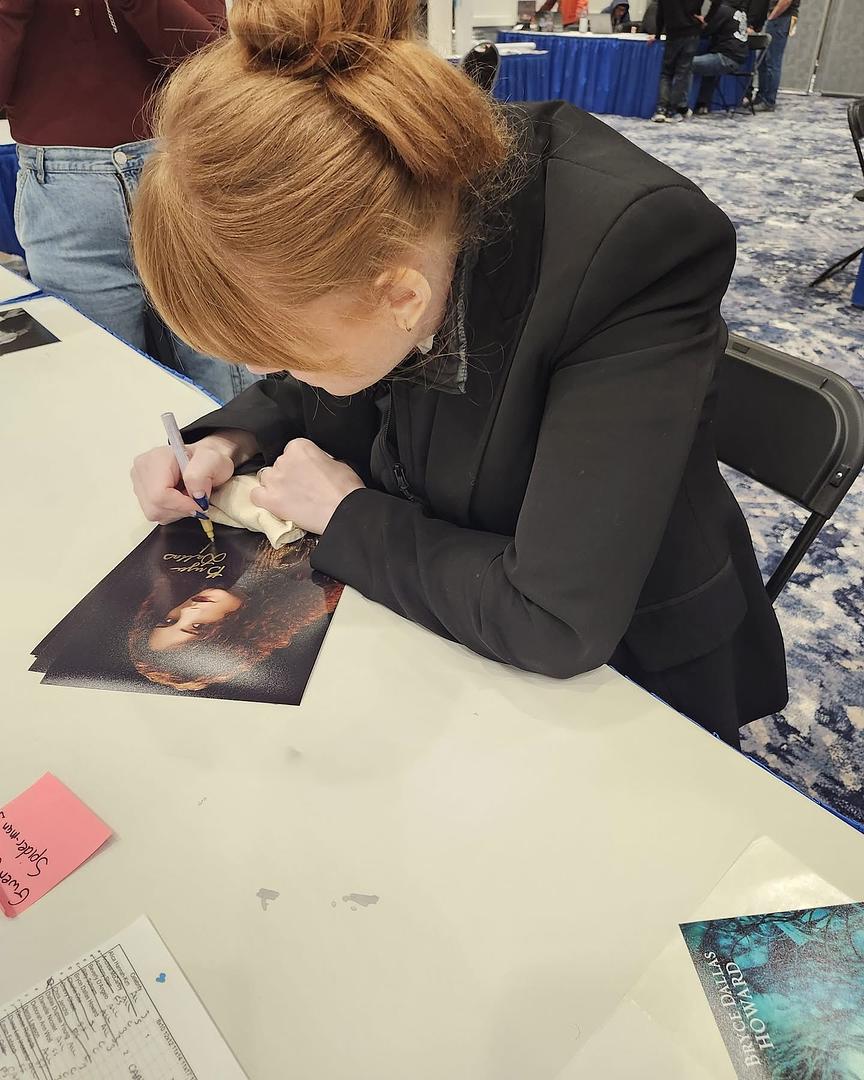 Bryce Dallas Howard Signed 8x10 Photo (Eclipse) w/Inscription - JSA COA
