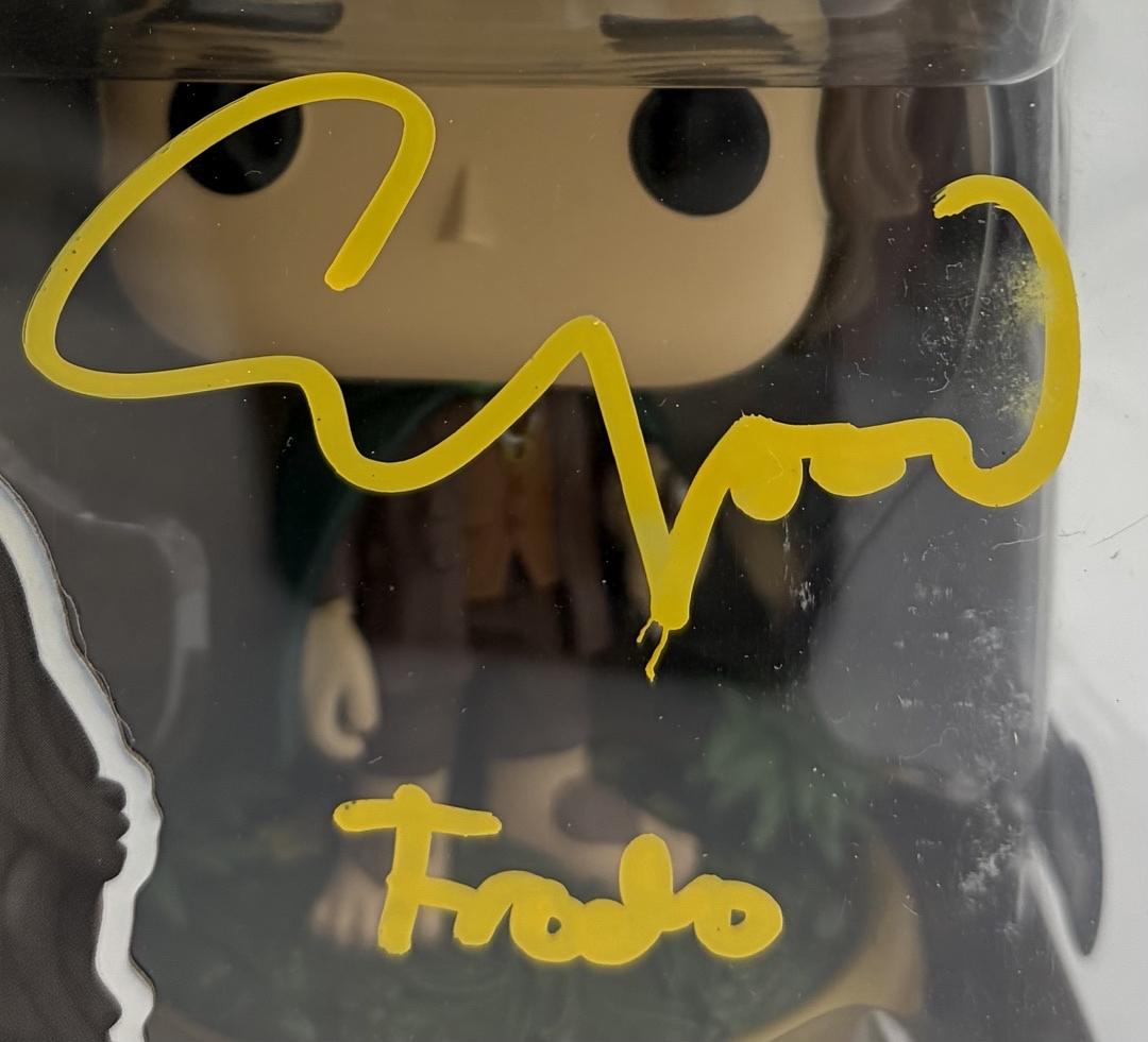 Elijah Wood signed "Frodo" Funko #1832 w/character name (Lord of the Rings) - Beckett COA