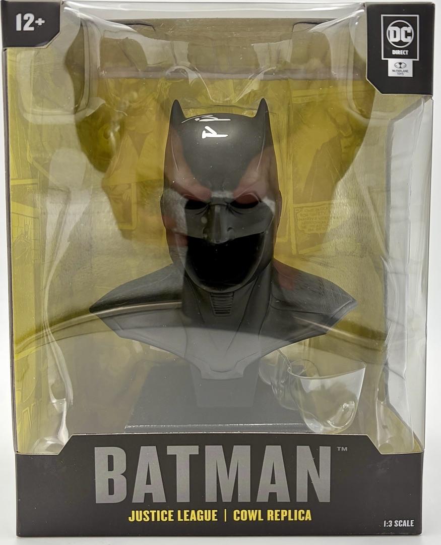 Ben Affleck signed Batman Justice League 1:3 Scale Cowl Replica - Beckett