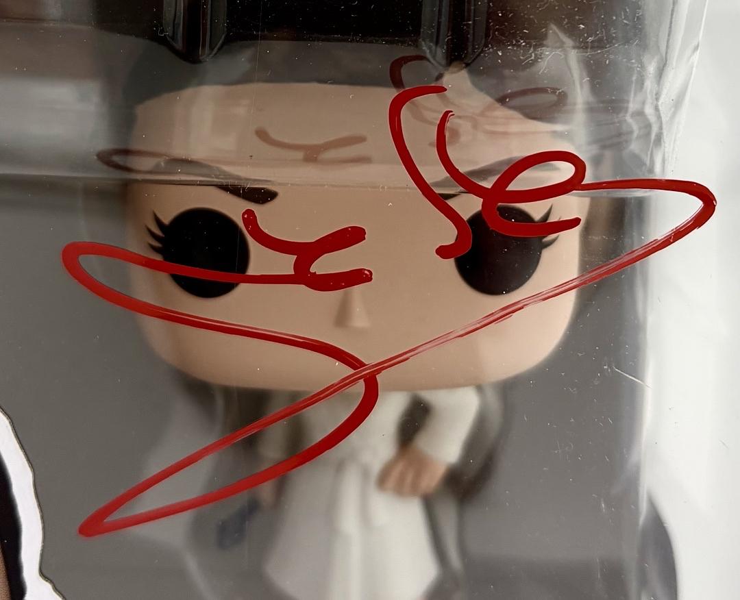 Gal Gadot Signed Funko Pop #1124 Wonder Woman - SWAU COA