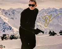 Daniel Craig Signed 8x10 Photo (James Bond) - Beckett COA #04