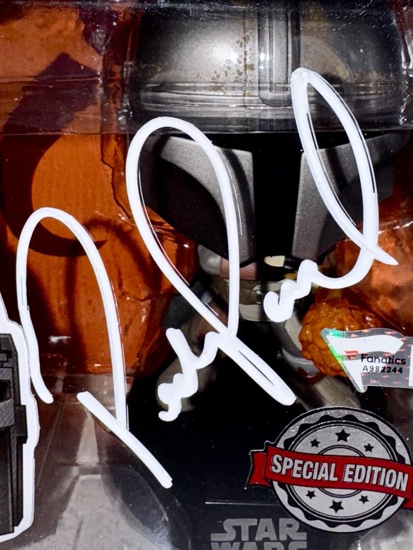 Pedro Pascal Signed Funko Pop #355 The Mandalorian (Star Wars)  - Beckett and Fanatics COA
