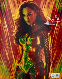 Gal Gadot Sexy Signed 8x10 Photo (Wonder Woman) - SWAU