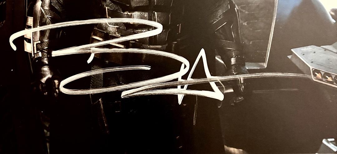 Ben Affleck signed 8x10 (Batman) - Beckett COA