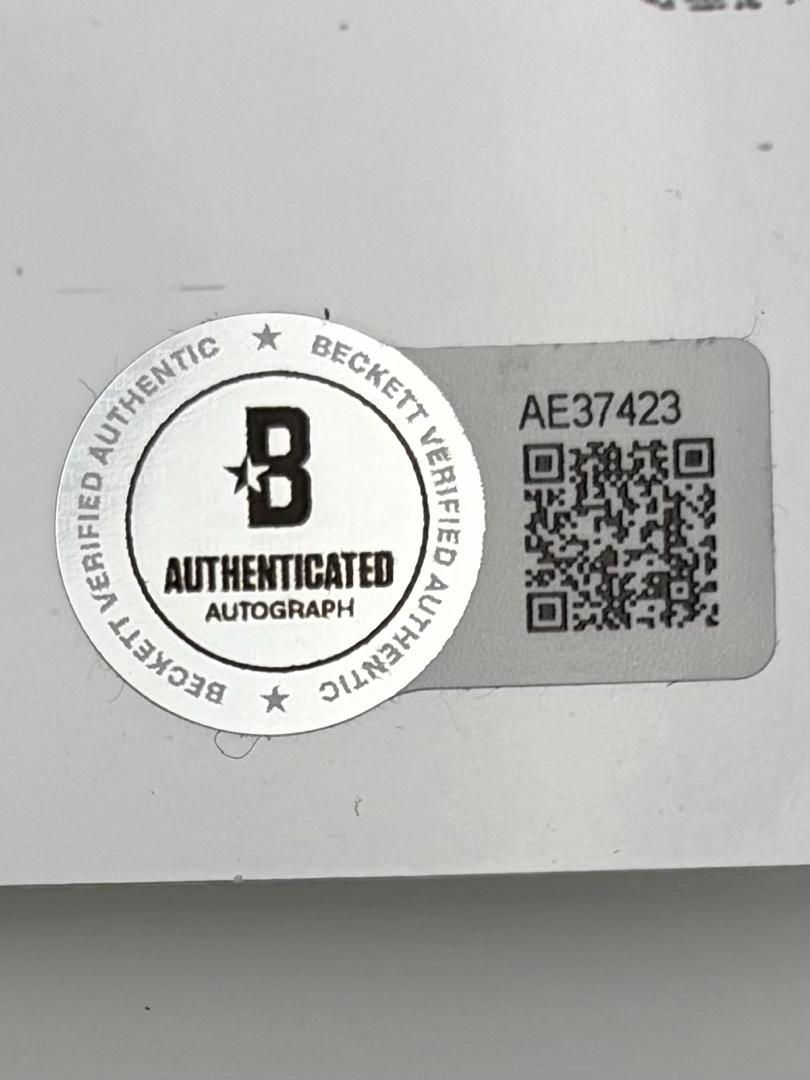 Ryan Reynolds Deadpool Signed 11x14 Photo  - Beckett COA