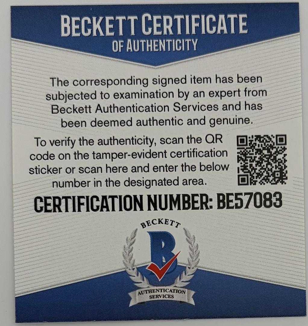 Matt Damon Signed 11x14 Photo (The Bourne Ultimatum) - Beckett COA