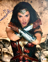 Gal Gadot sexy signed 11x14 Photo (Wonder Woman) - Celebrity Authentics