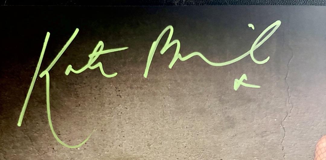 Kate Beckinsale sexy signed 11x14 - Celebrity Authentics & JSA COA