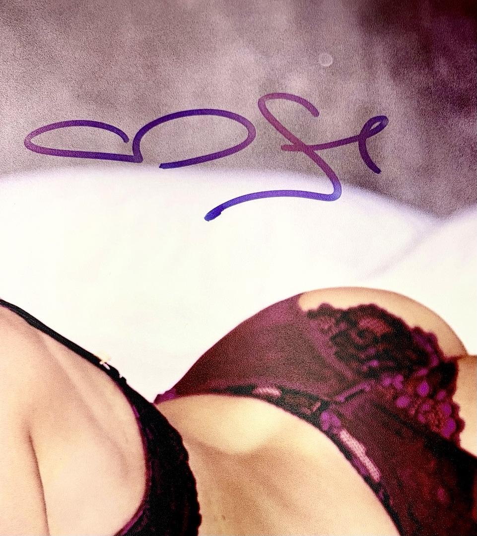 Megan Fox sexy signed 11x14 - Beckett COA