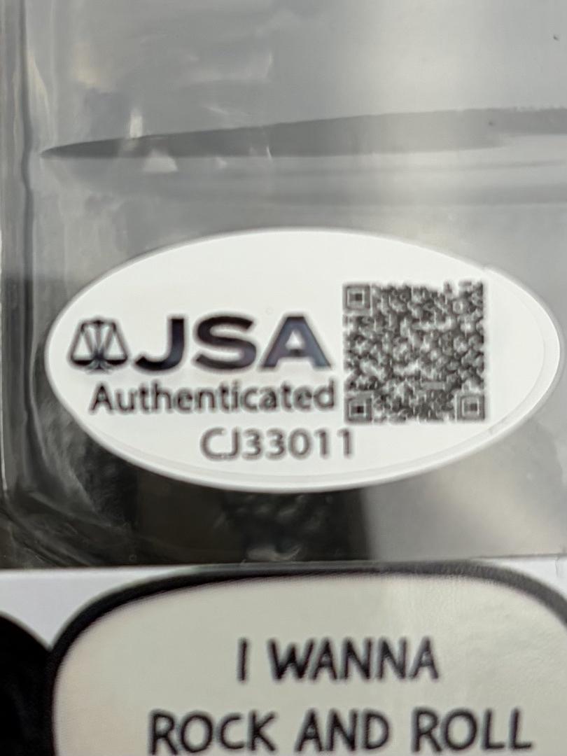 Gene Simmons (KISS) signed Funko Pop #471 - JSA COA