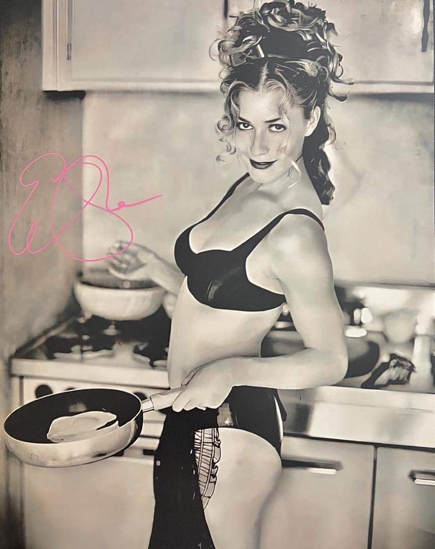 Elisabeth Shue Sexy Signed 11x14 Photo - JSA COA
