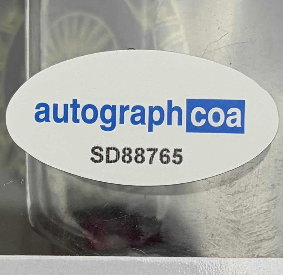 Gal Gadot Signed Funko Pop #172 (Wonder Woman) - ACOA