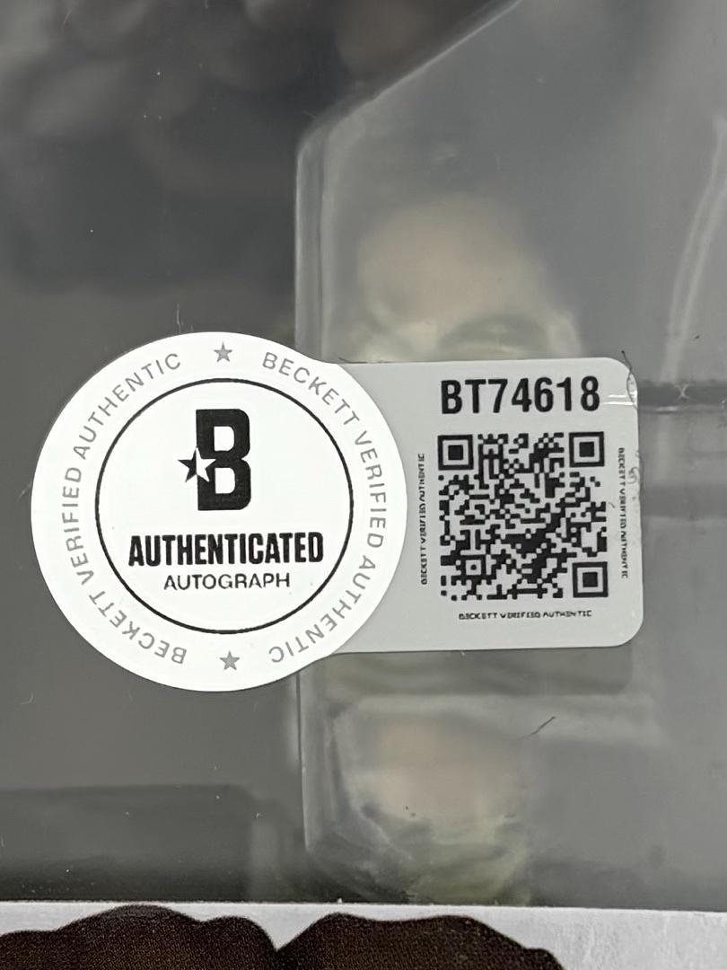 Russell Crowe signed "Zeus" Funko #1069 (Thor: Love and Thunder) - Beckett COA