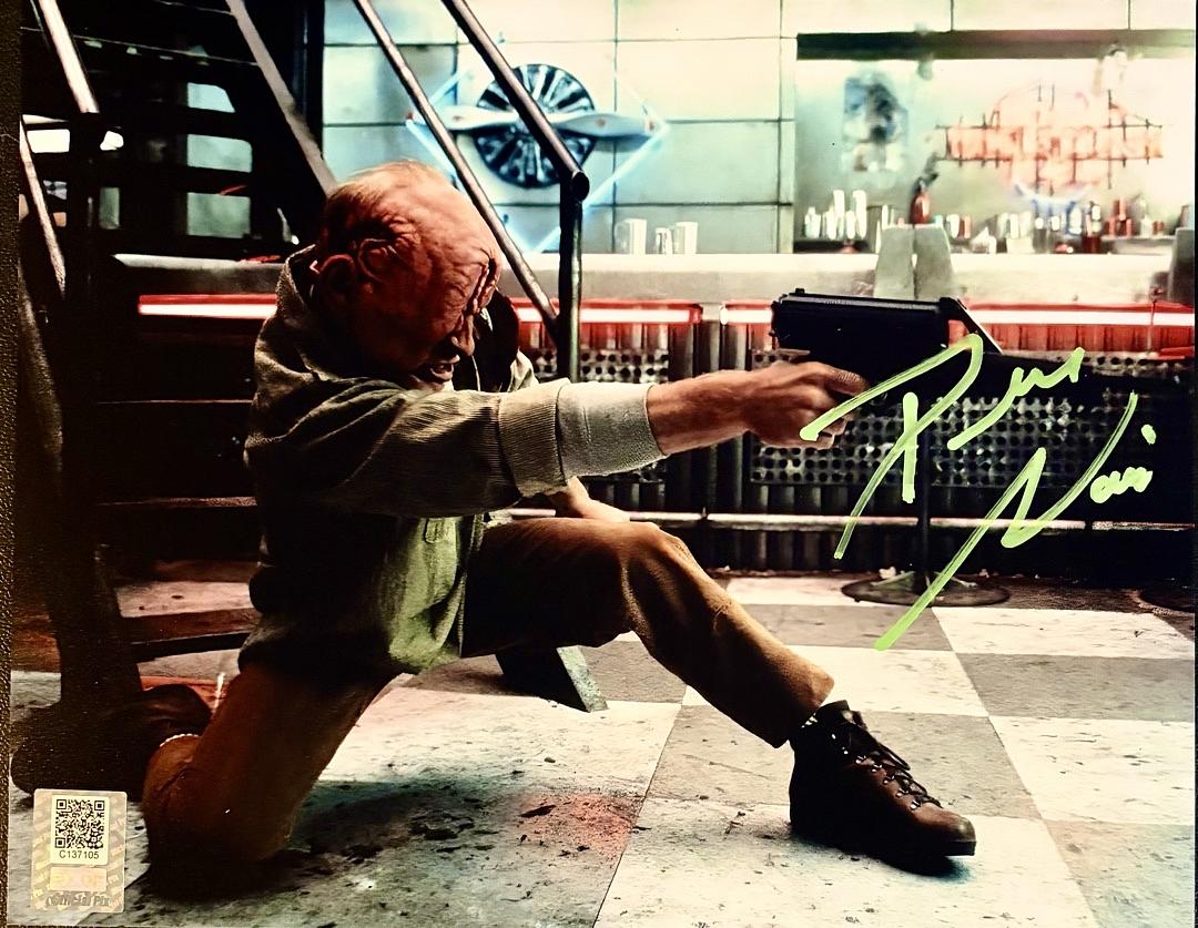 Dean Norris signed 8x10 (Total Recall) - Official Pix