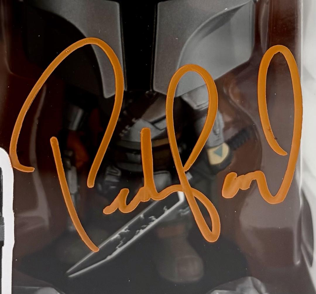 Pedro Pascal Signed Funko Pop #663 The Mandalorian (Star Wars)  - Beckett COA