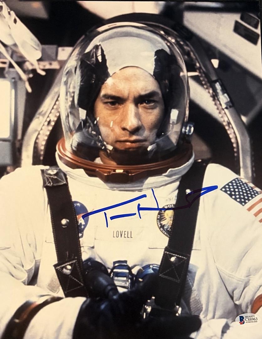 Tom Hanks Signed 11x14 Photo (Apollo 13) - Beckett COA