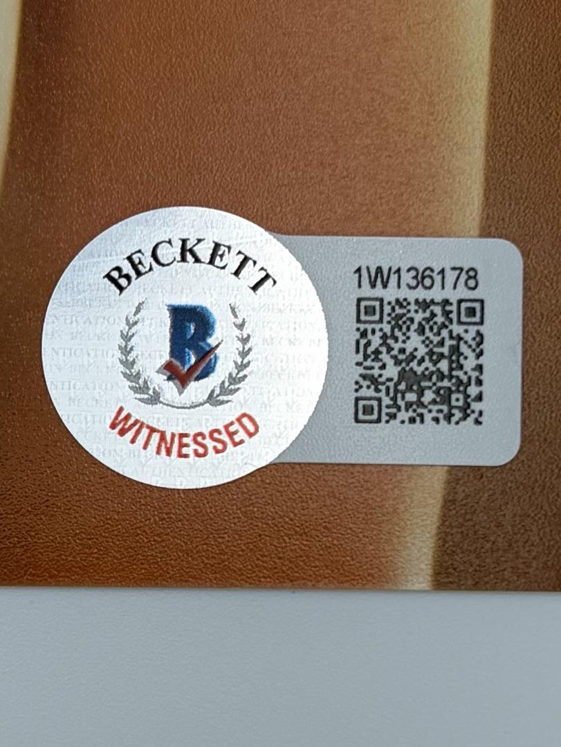 Jenny McCarthy Sexy Signed 8x10 Photo - Beckett COA