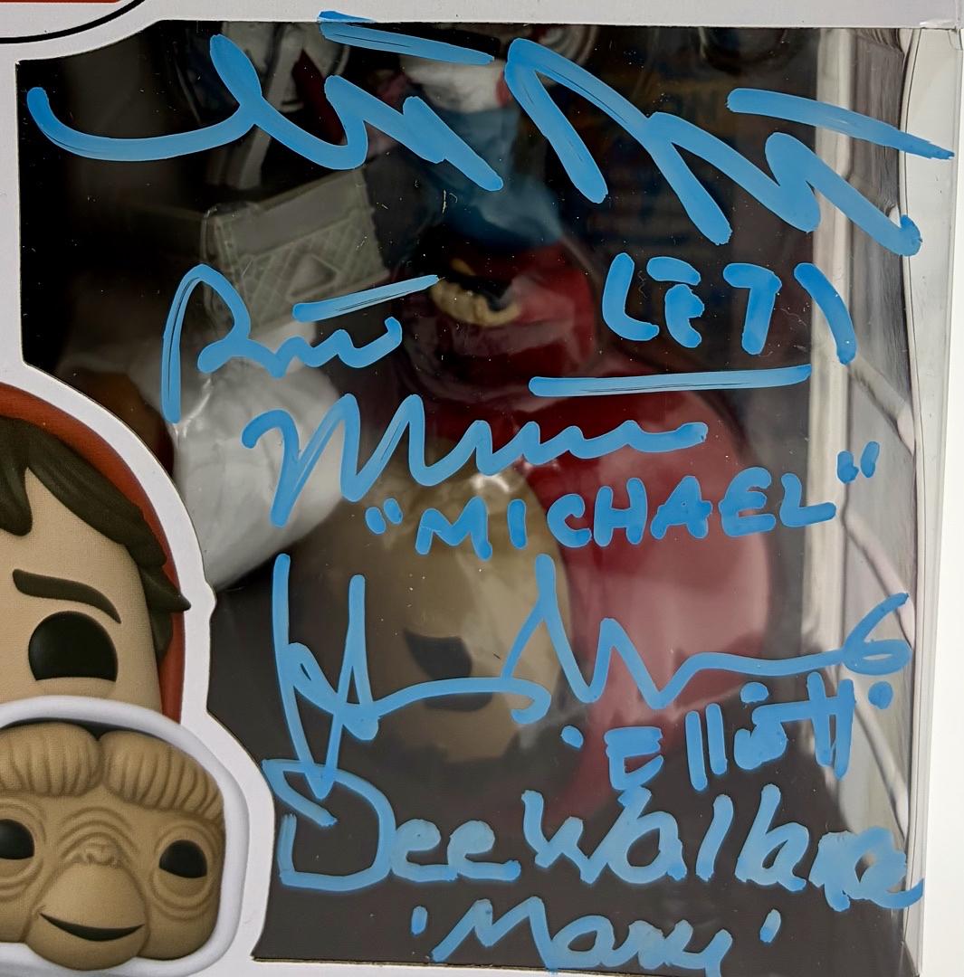 ET Cast signed Funko #1252 Henry Thomas Matthew DeMeritt Dee Wallace Stone Robert McNaughton - JSA COA