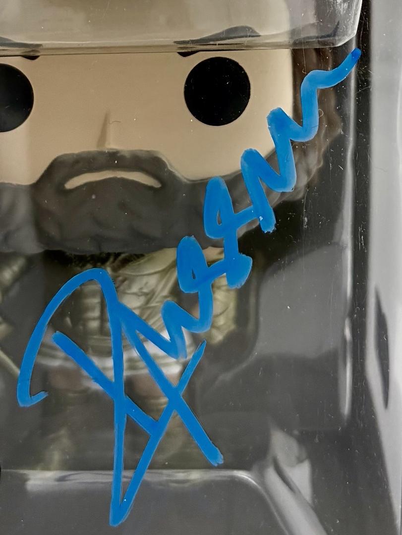 Russell Crowe signed "Zeus" Funko #1069 (Thor: Love and Thunder) - Beckett COA