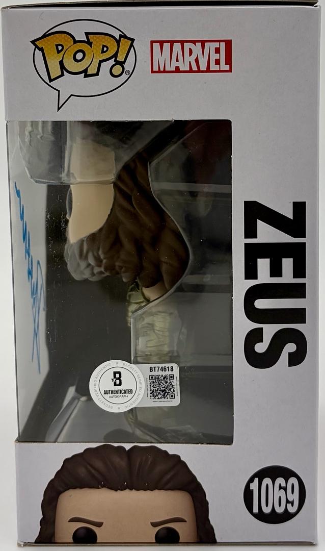 Russell Crowe signed "Zeus" Funko #1069 (Thor: Love and Thunder) - Beckett COA