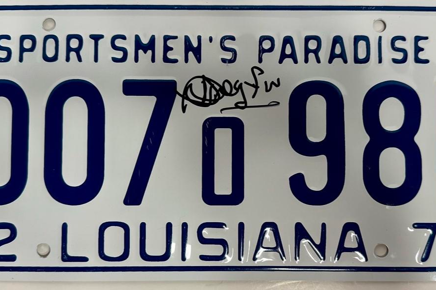 Richard Dreyfuss Signed License Plate Beckett COA (Jaws) #02