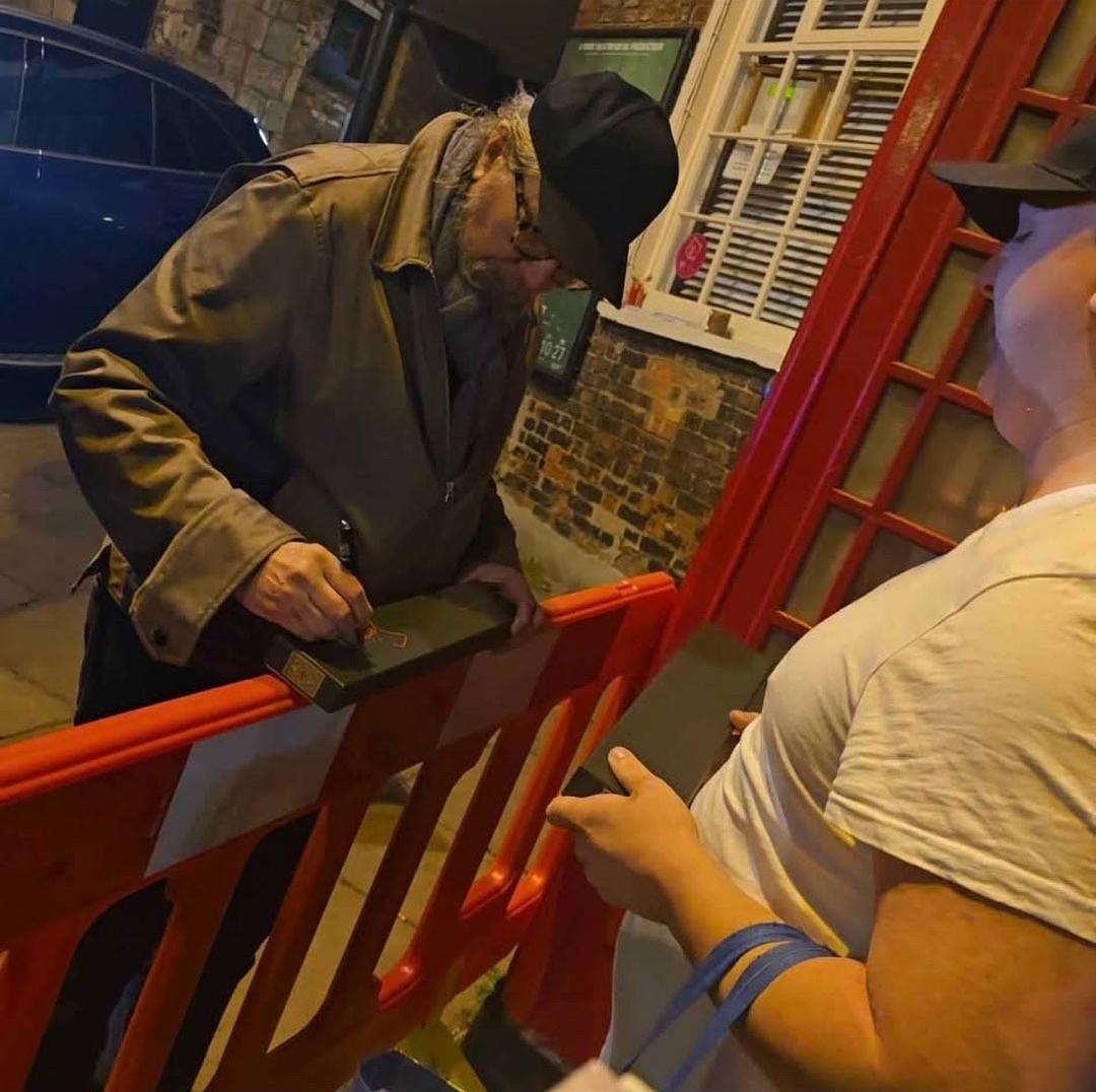 Gary Oldman Signed Wizard Wand (Harry Potter) #01 w/Inscription - Beckett COA