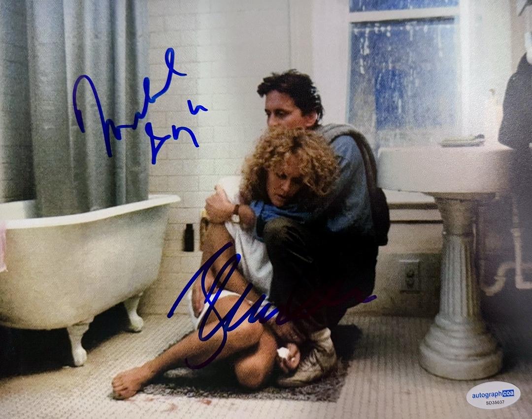 Michael Douglas & Glenn Close 8x10 Photo (Fatal Attraction) - ACOA