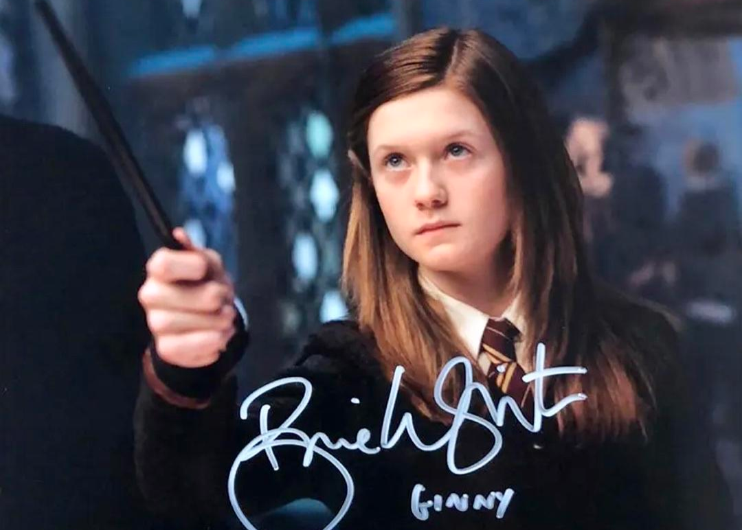 Bonnie Wright Signed 8x10 Photo (Harry Potter) - Beckett COA