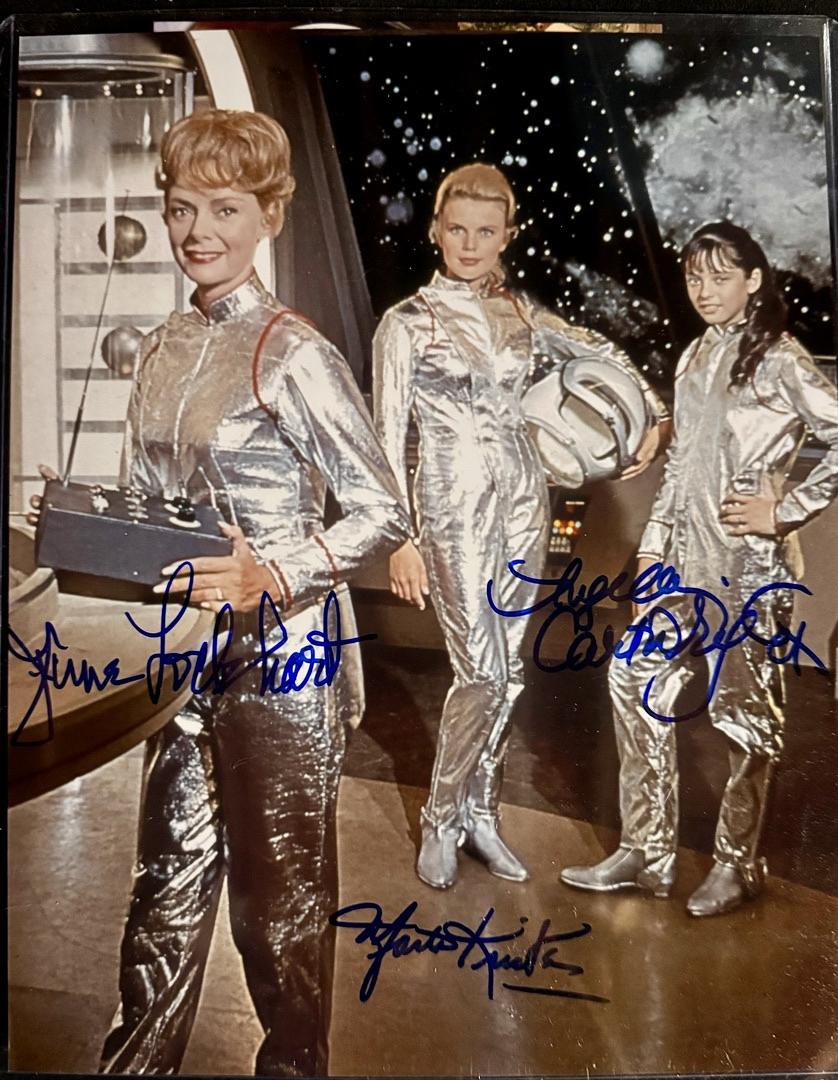 June Lockhart, Angela Cartwright, Marta Kristen Signed 8x10 Photo (Lost In Space) - Beckett COA