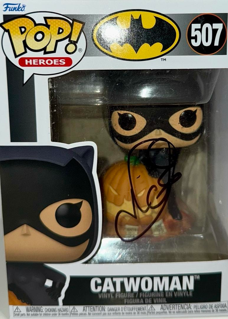 Halle Berry Signed Funko Pop #507 "Catwoman" (Batman) - ACOA