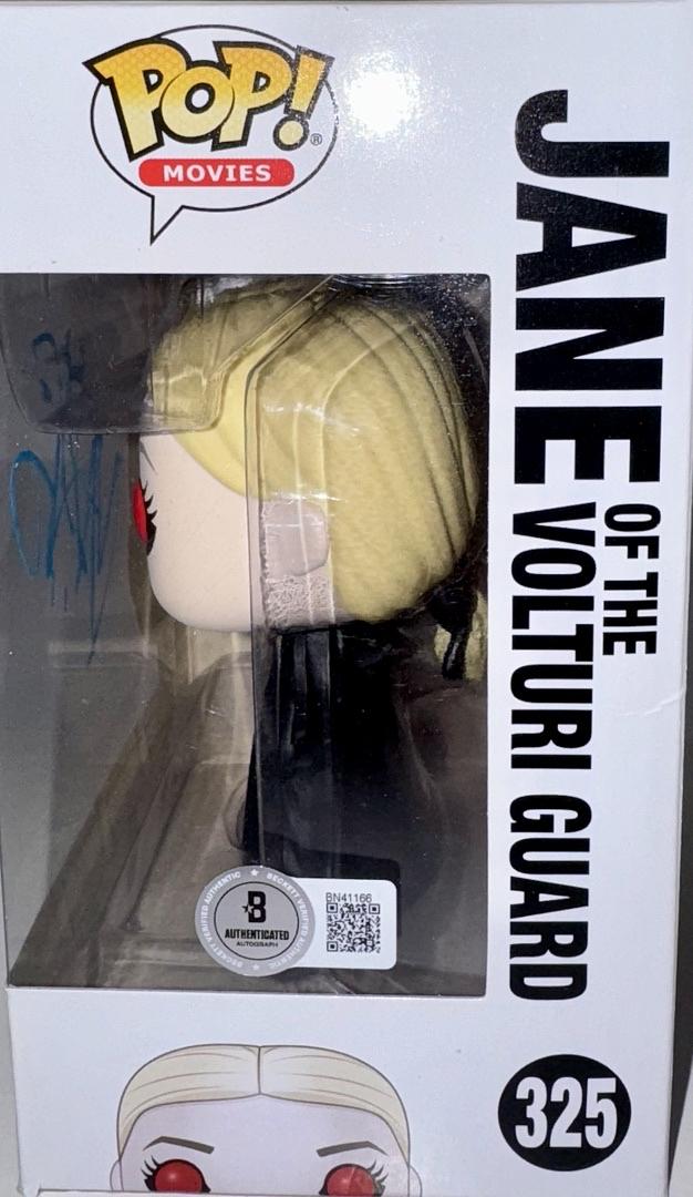 Dakota Fanning Signed Funko Pop #325 Jane / Twilight - Beckett COA #1