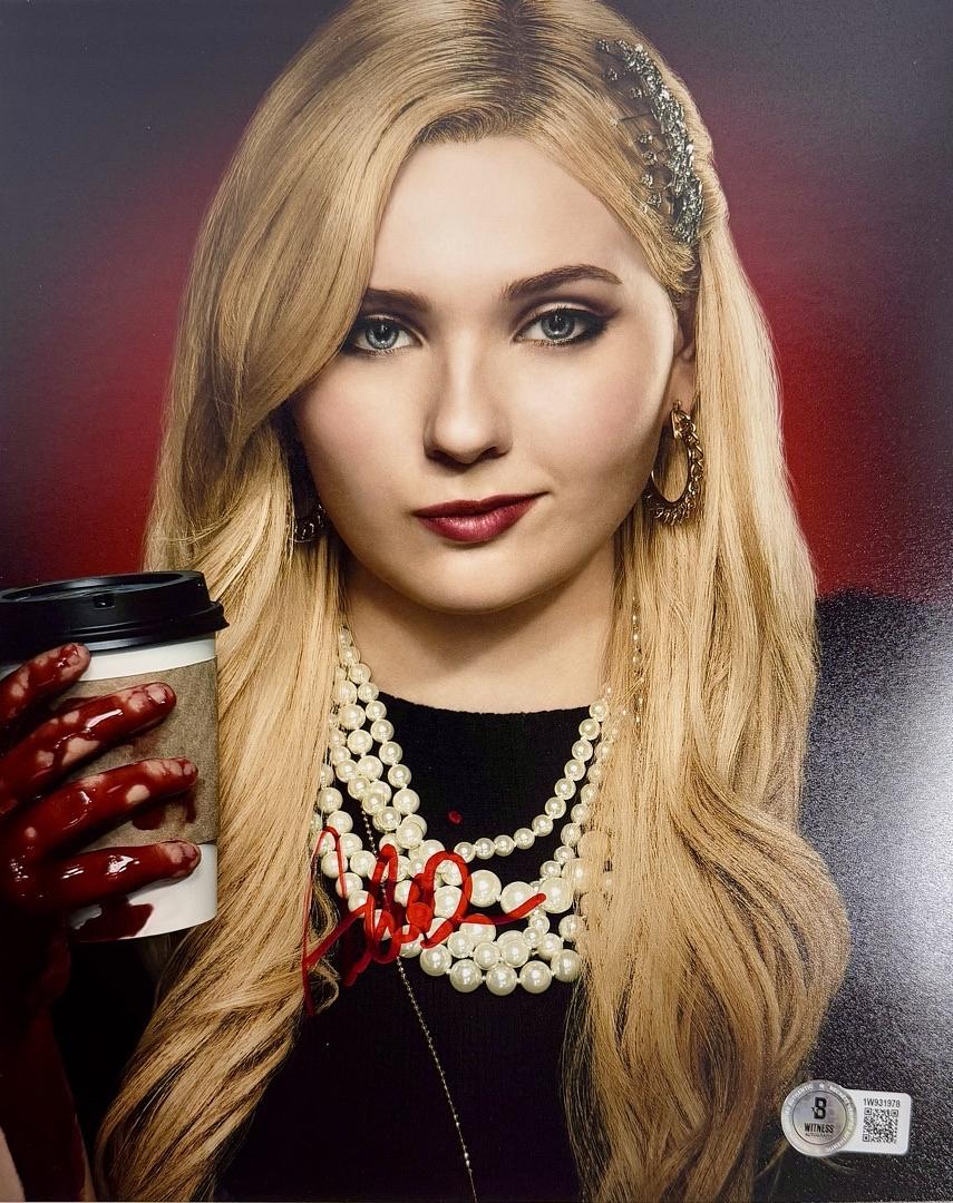 Abigail Breslin Signed 8x10 (Scream Queens) - Beckett COA
