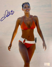 Halle Berry Signed 8x10 Photo (James Bond) - Celebrity Authentics