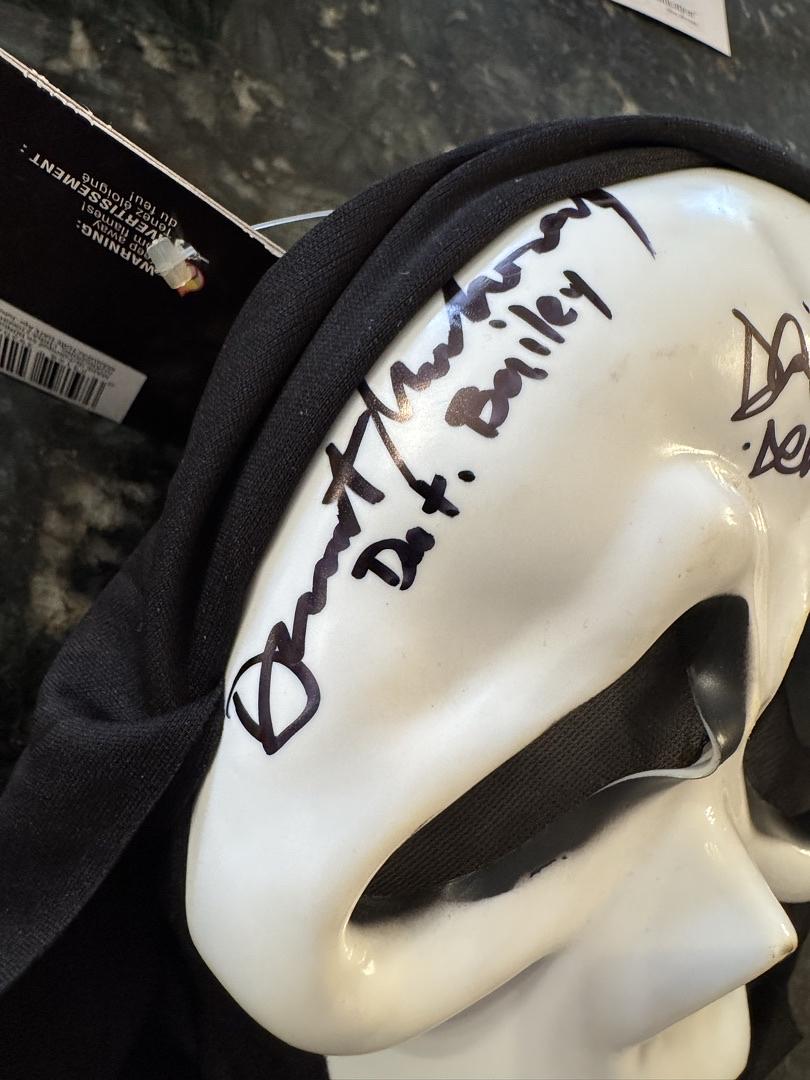 Dermot Mulroney, David Arquette, Jamie Kennedy Signed Scream Mask - JSA COA #02