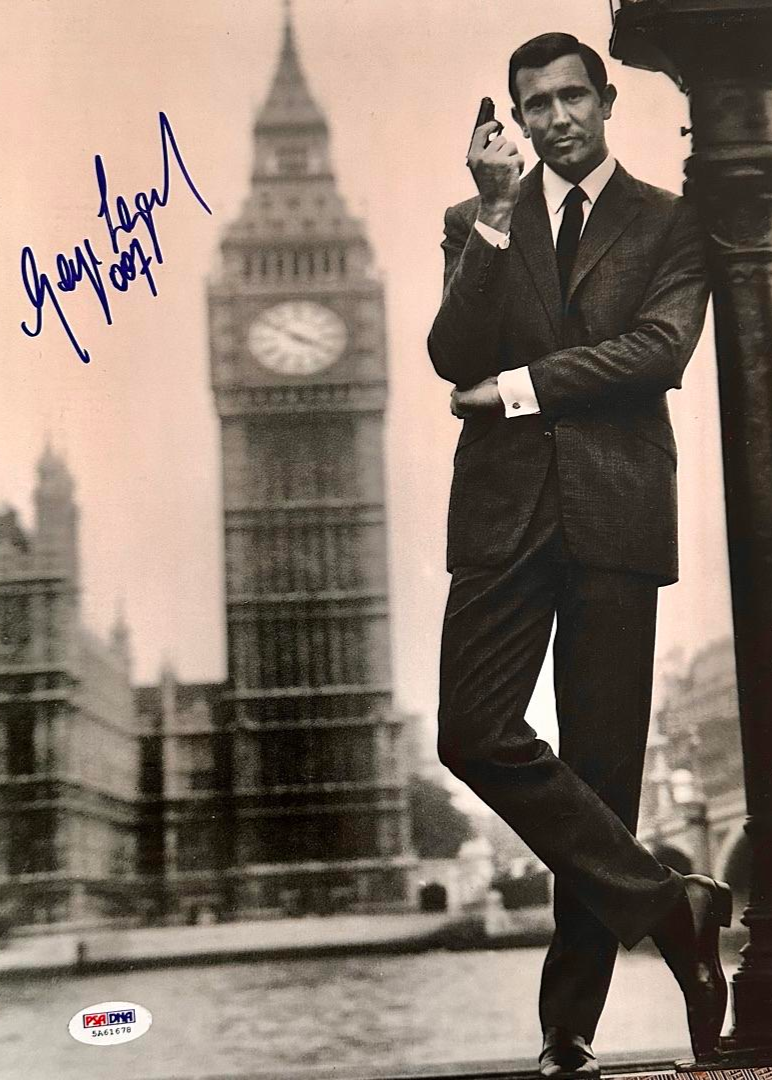 George Lazenby Signed 11x14 Photo (James Bond) - PSA COA