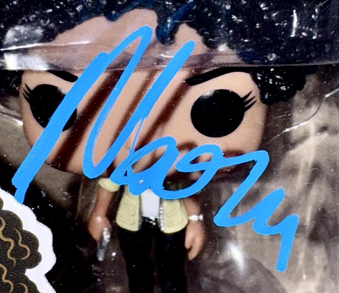 Naomie Harris Signed Funko Pop #695 Eve Moneypenny (James Bond) - ACOA