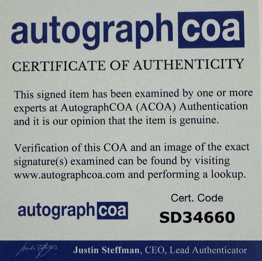 Ryan Reynolds Signed 8x10 Photo (Deadpool) - ACOA