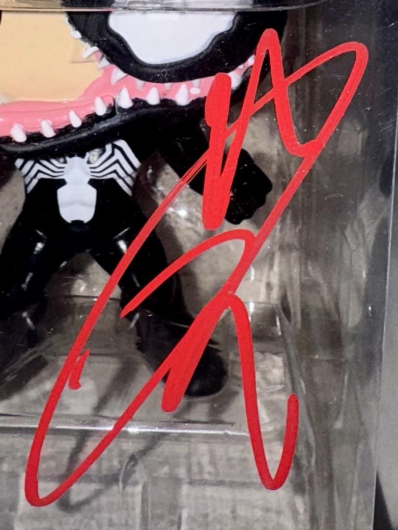Tom Hardy Venom Signed Funko Pop #363 "Venom" Marvel - Beckett COA