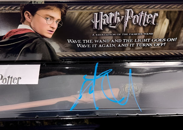 Daniel Radcliffe Signed Replica Wand (Harry Potter) - Beckett COA #01