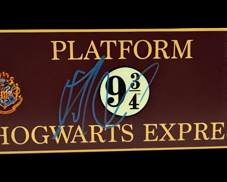 Daniel Radcliffe Platform 9 3/4 lamp - Beckett COA