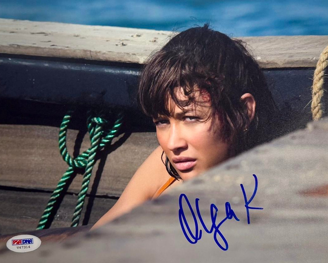 Olga Kurylenko Signed 8x10 Photo (James Bond) - PSA COA