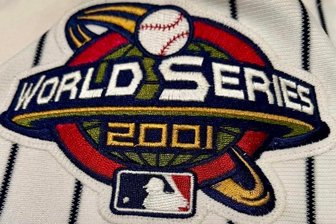 Roger Clemens Signed 2001 World Series Yankees Pinstripe Jersey - Beckett COA