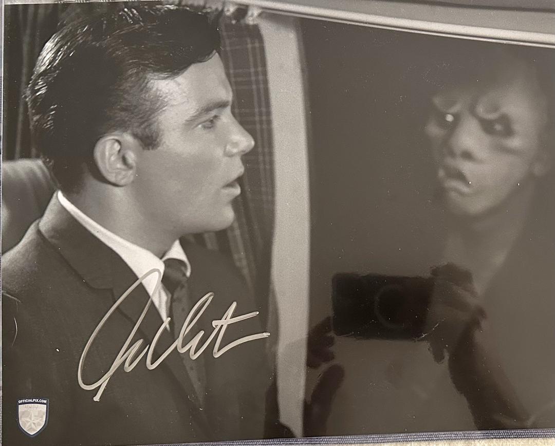 William Shatner Signed 11x14 Photo (Twilight Zone) -  Official Pix